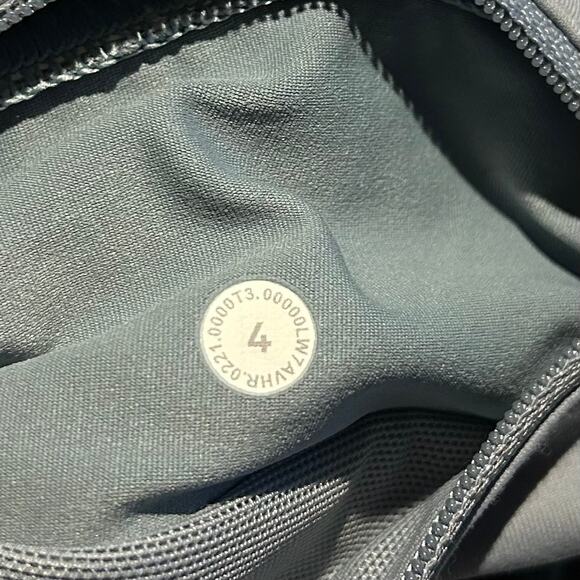 Lululemon Speed Up Low-Rise Short 2.5" Kaleidofloral Multi/Blue Cast Size 4 NWOT - Picture 10 of 10